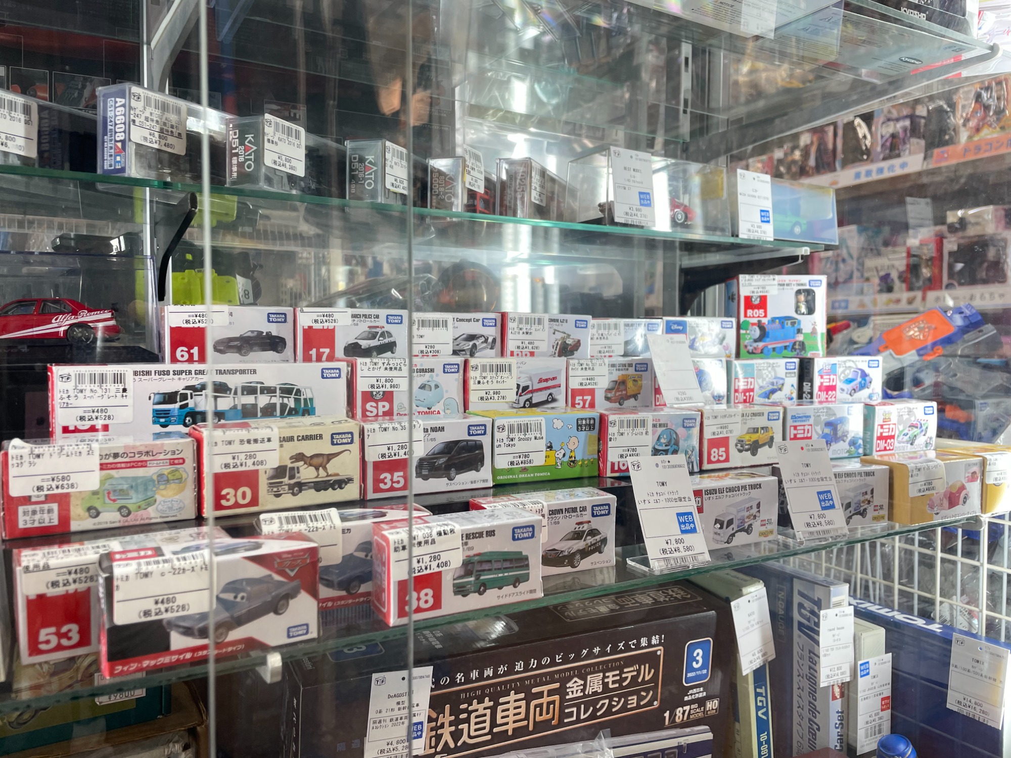 トミカ】いすゞ エルフ チョコパイトラック 非売品 50周年のご紹介です