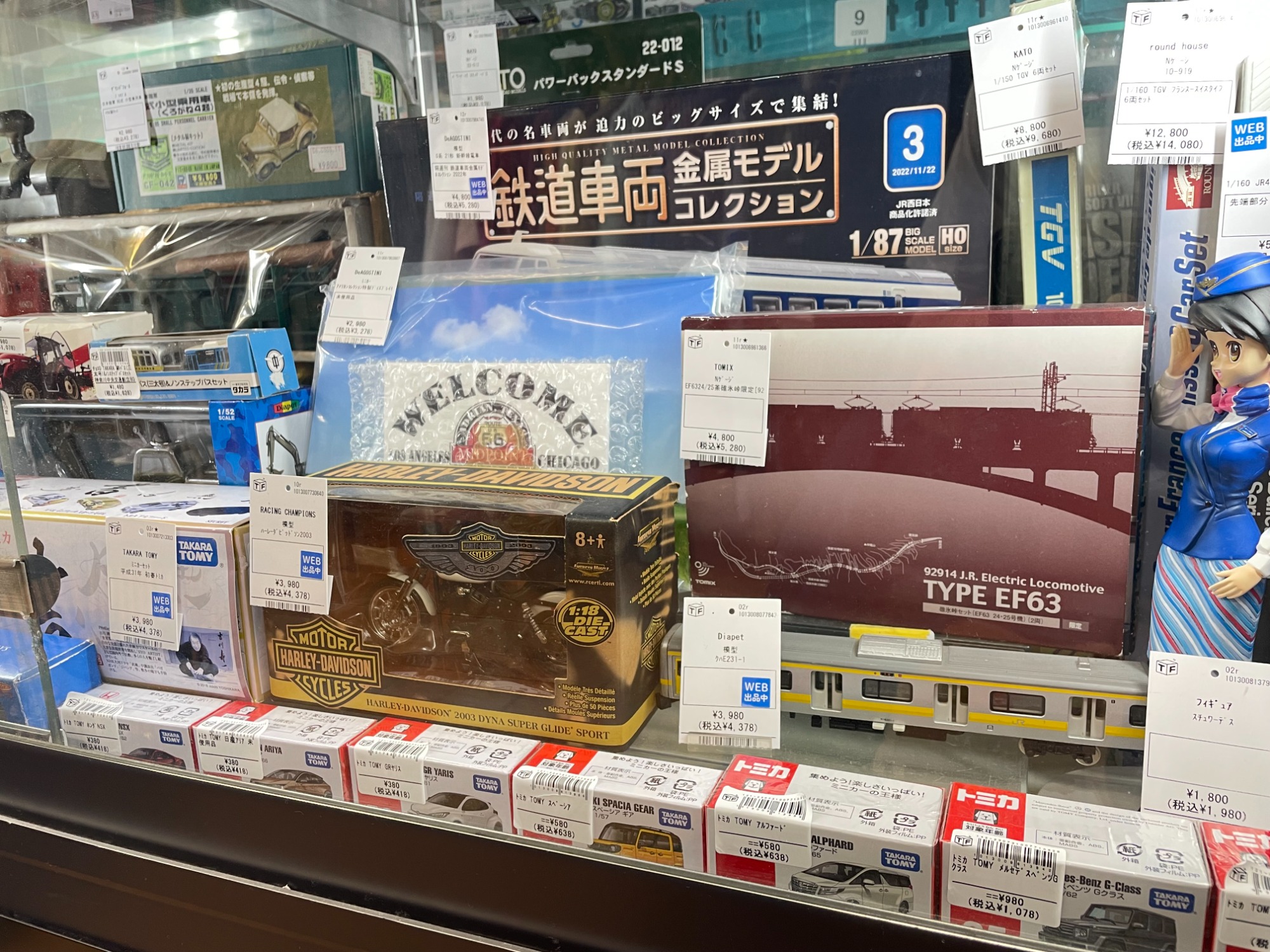 トミカ】いすゞ エルフ チョコパイトラック 非売品 50周年のご紹介です