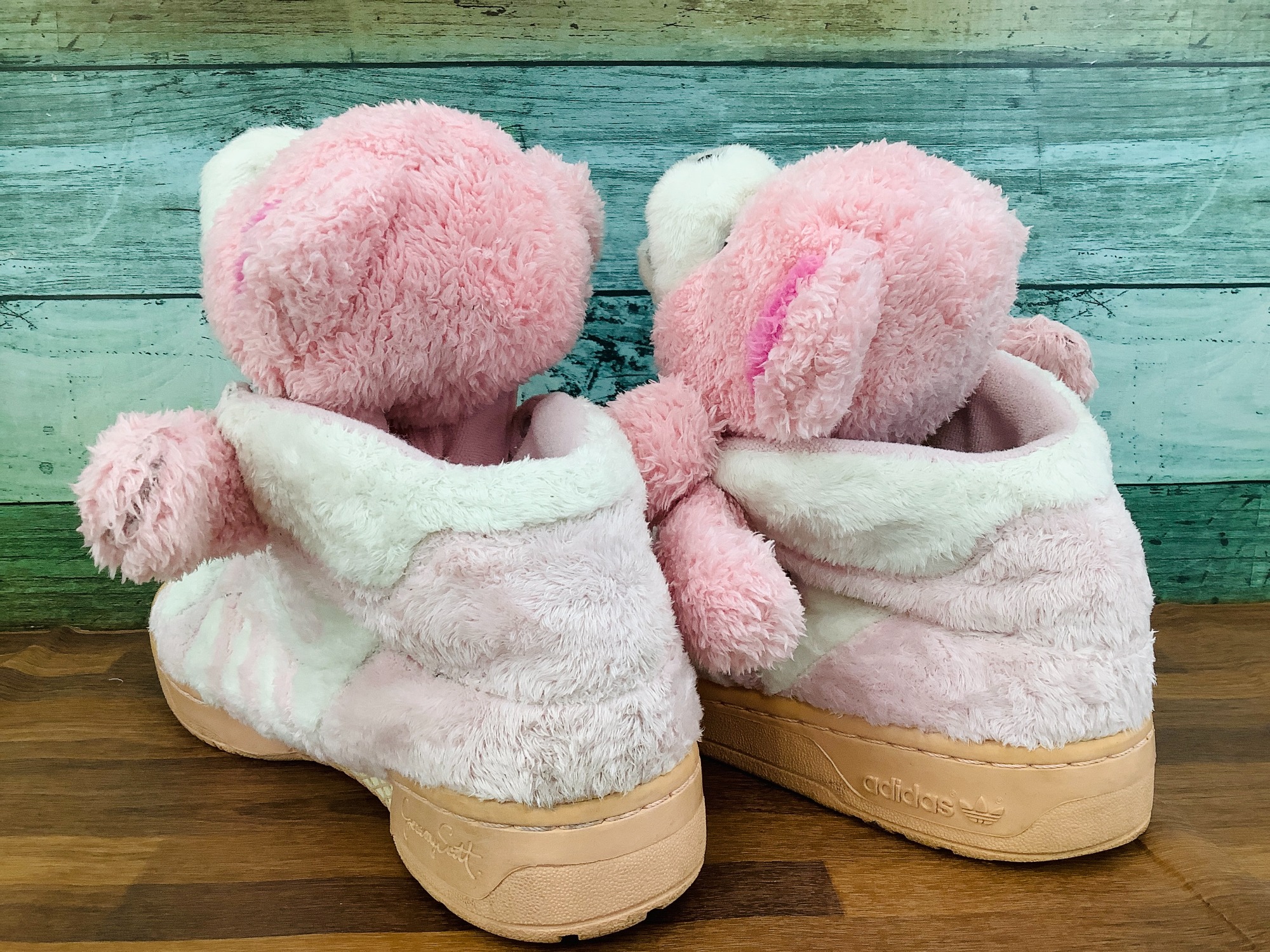 入荷しました!! アディダスコラボジェレミースコットのくまさん