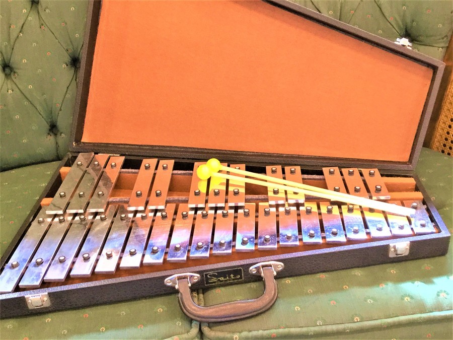 鍵盤打楽器専業ブランドSaito(サイトウ）の鉄琴が入荷です