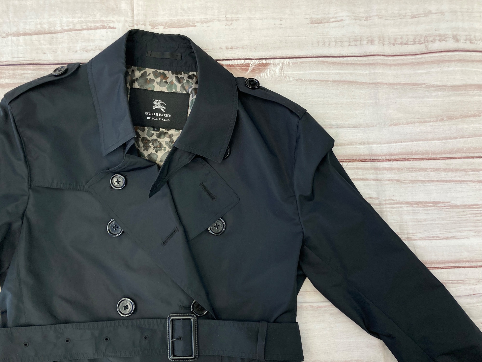 BURBERRY BLACK LABEL(バーバリーブラックレーベル)のトレンチコートが