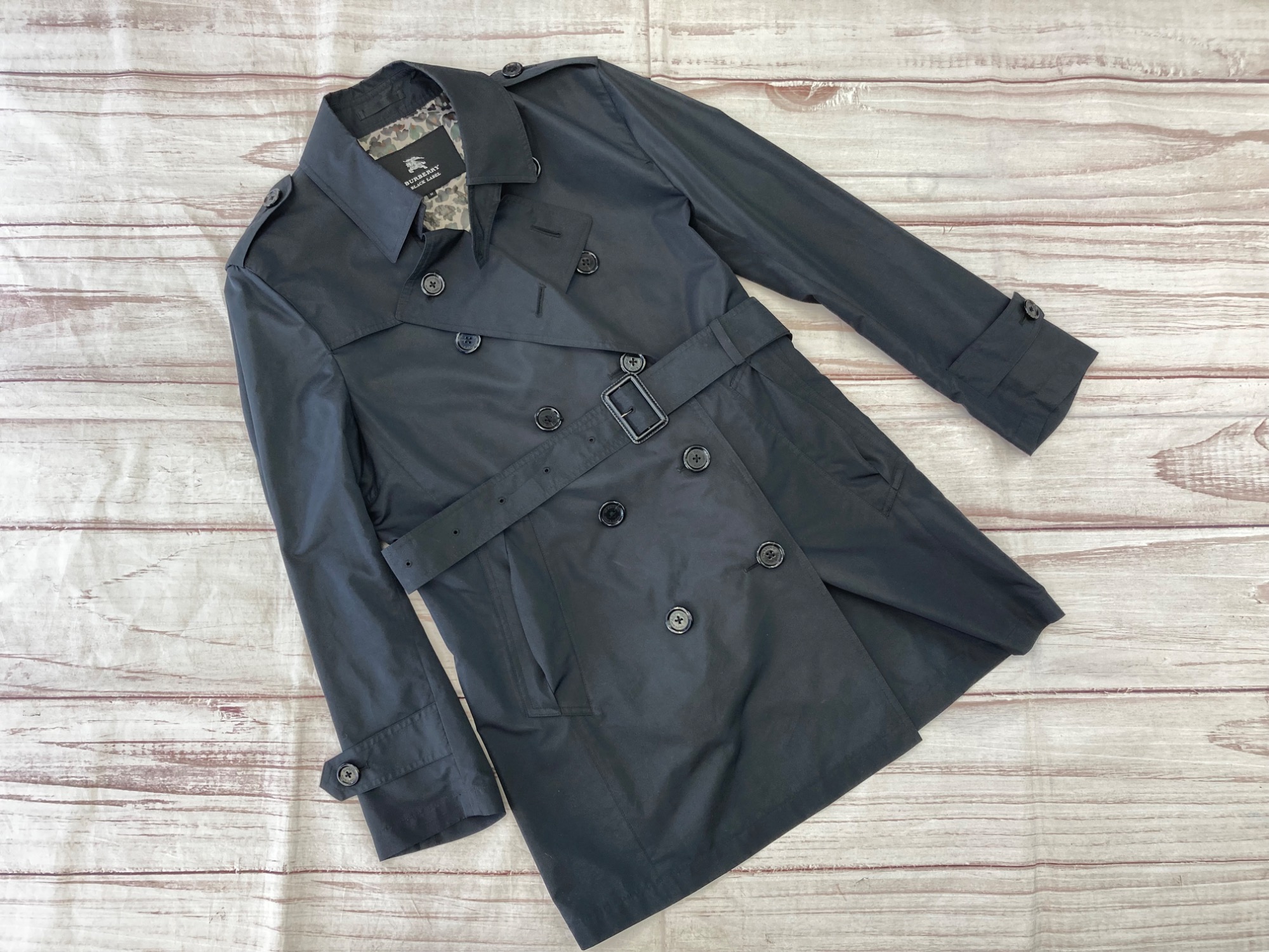 BURBERRY BLACK LABEL(バーバリーブラックレーベル)のトレンチコートが