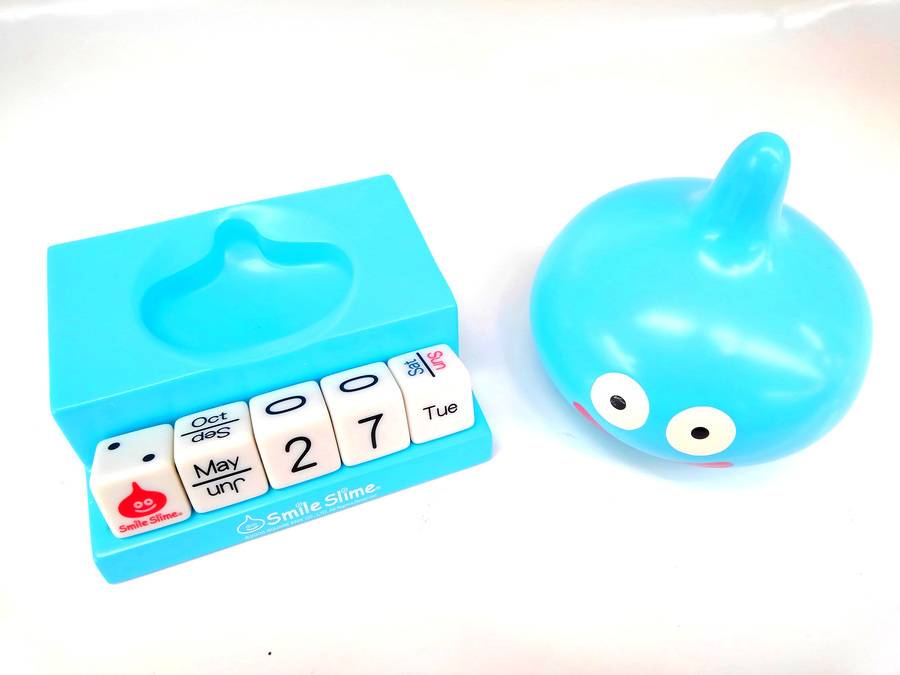 ドラゴンクエストのスライムのキューブカレンダー入荷しました！｜2018