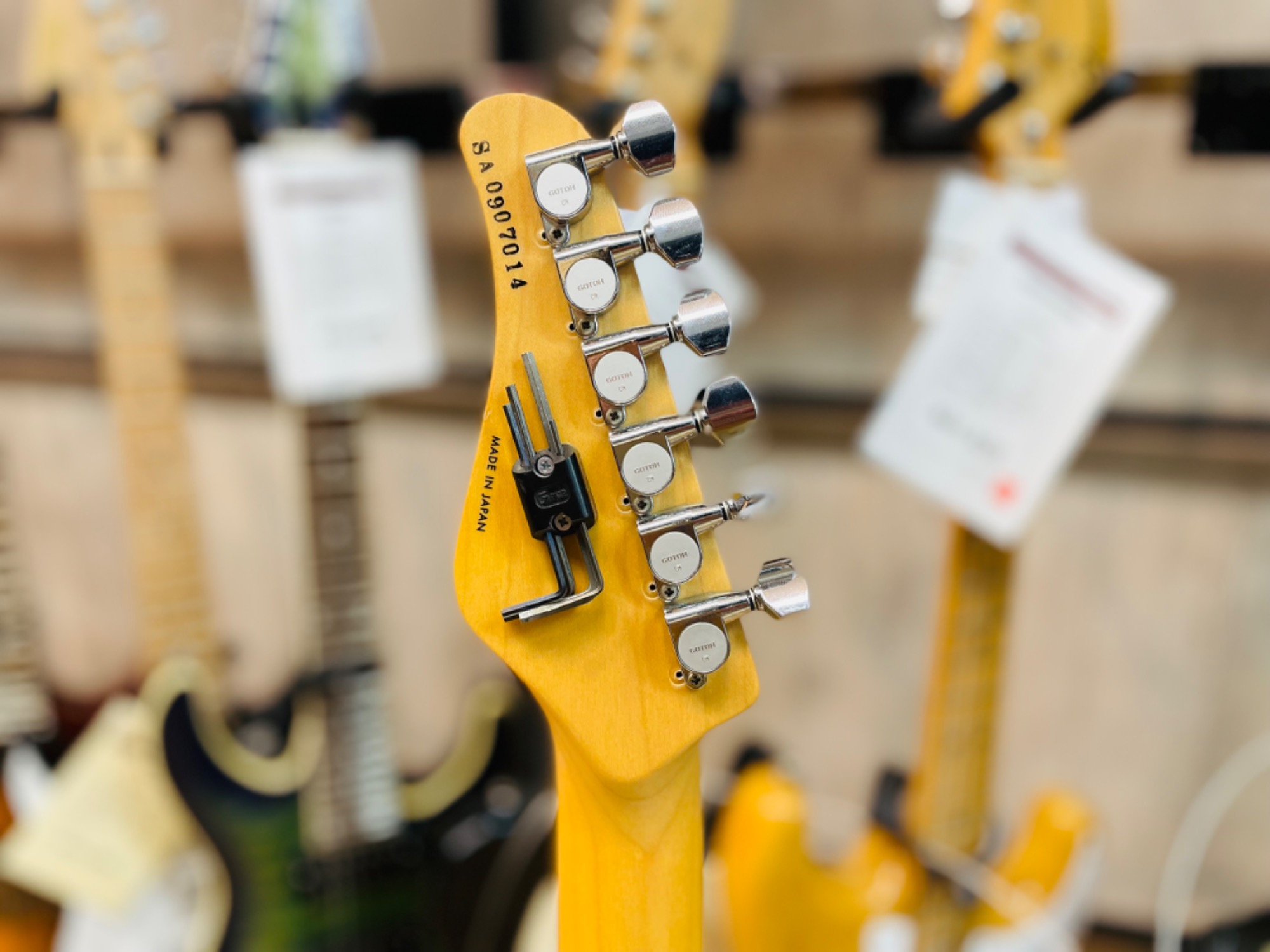 中古楽器大量展示中！】SCHECTER（シェクター）のエレキギターSD-2-24