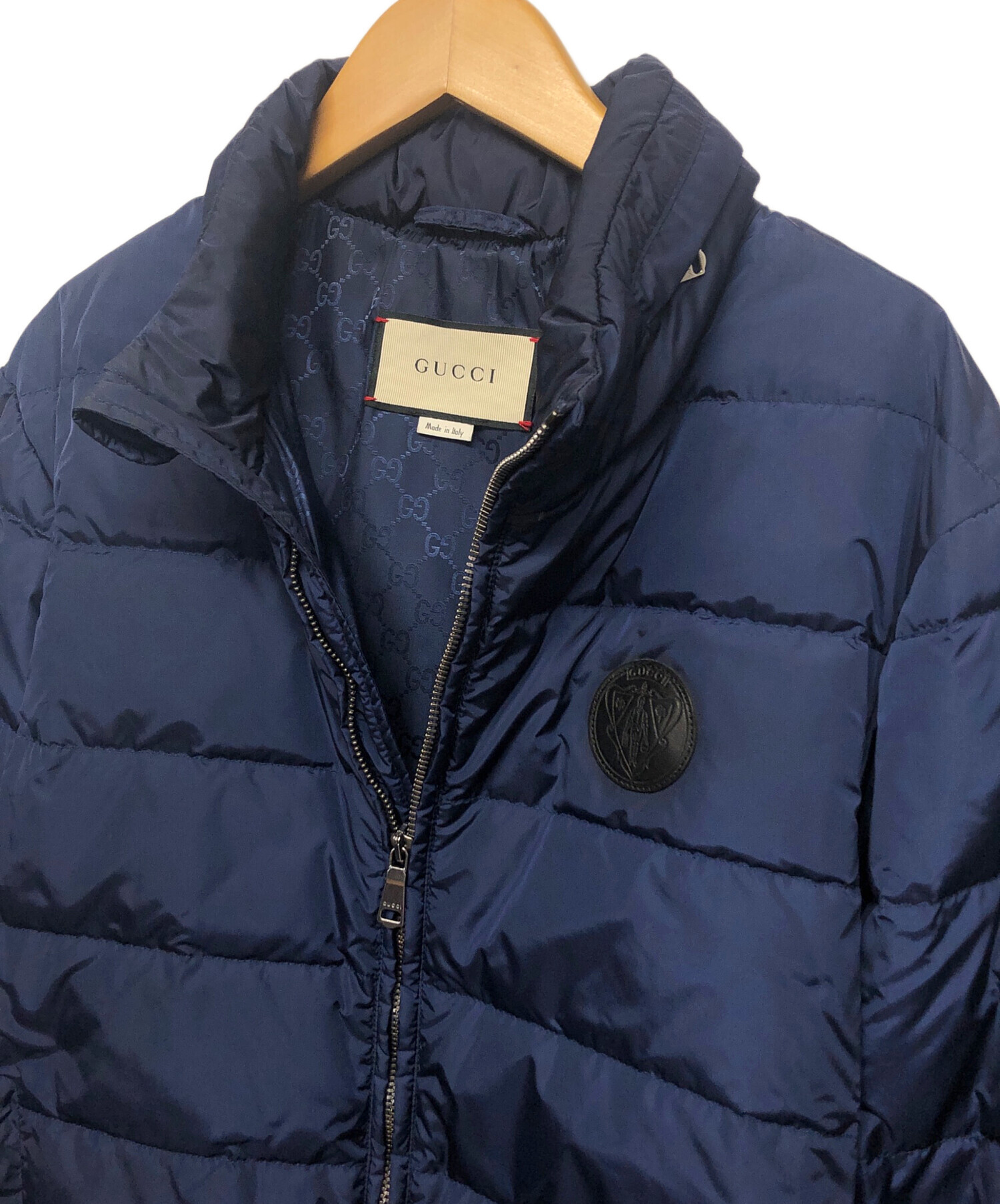 中古・古着通販】GUCCI (グッチ) ロゴパッチダウンジャケット ネイビー