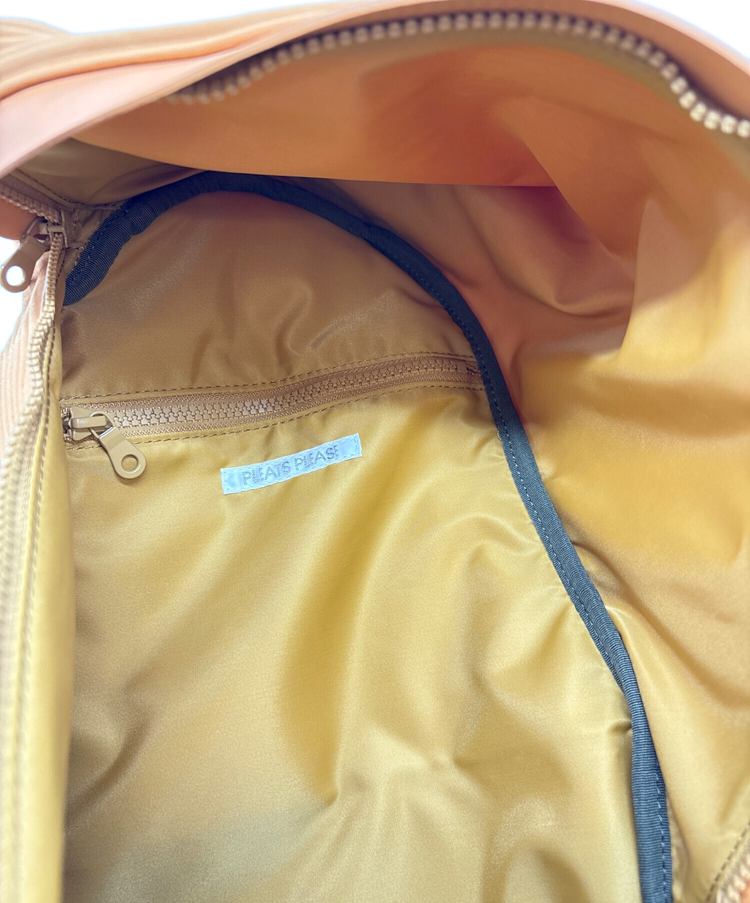 中古・古着通販】PLEATS PLEASE (プリーツプリーズ) リュック オレンジ