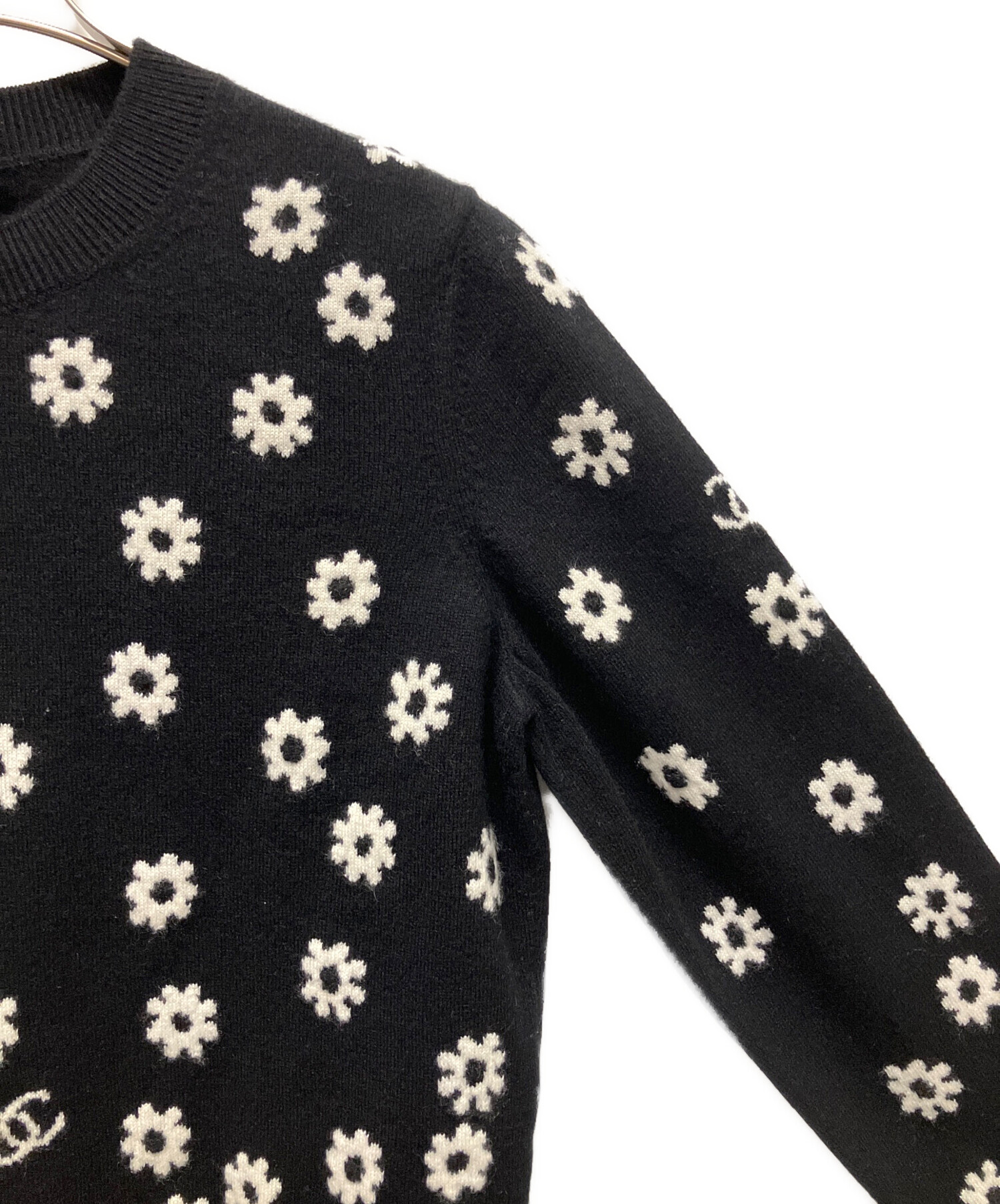 中古・古着通販】CHANEL (シャネル) P72 カシミヤ ココマーク デイジー