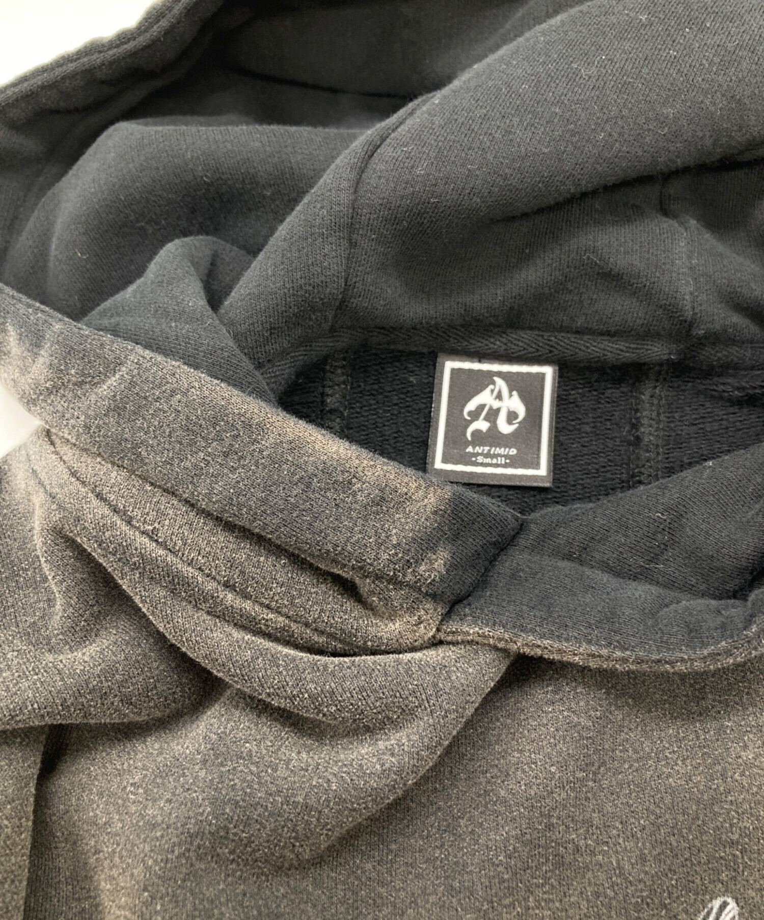 中古・古着通販】ANTIMID (アンチミッド) エイジングデザインパーカー