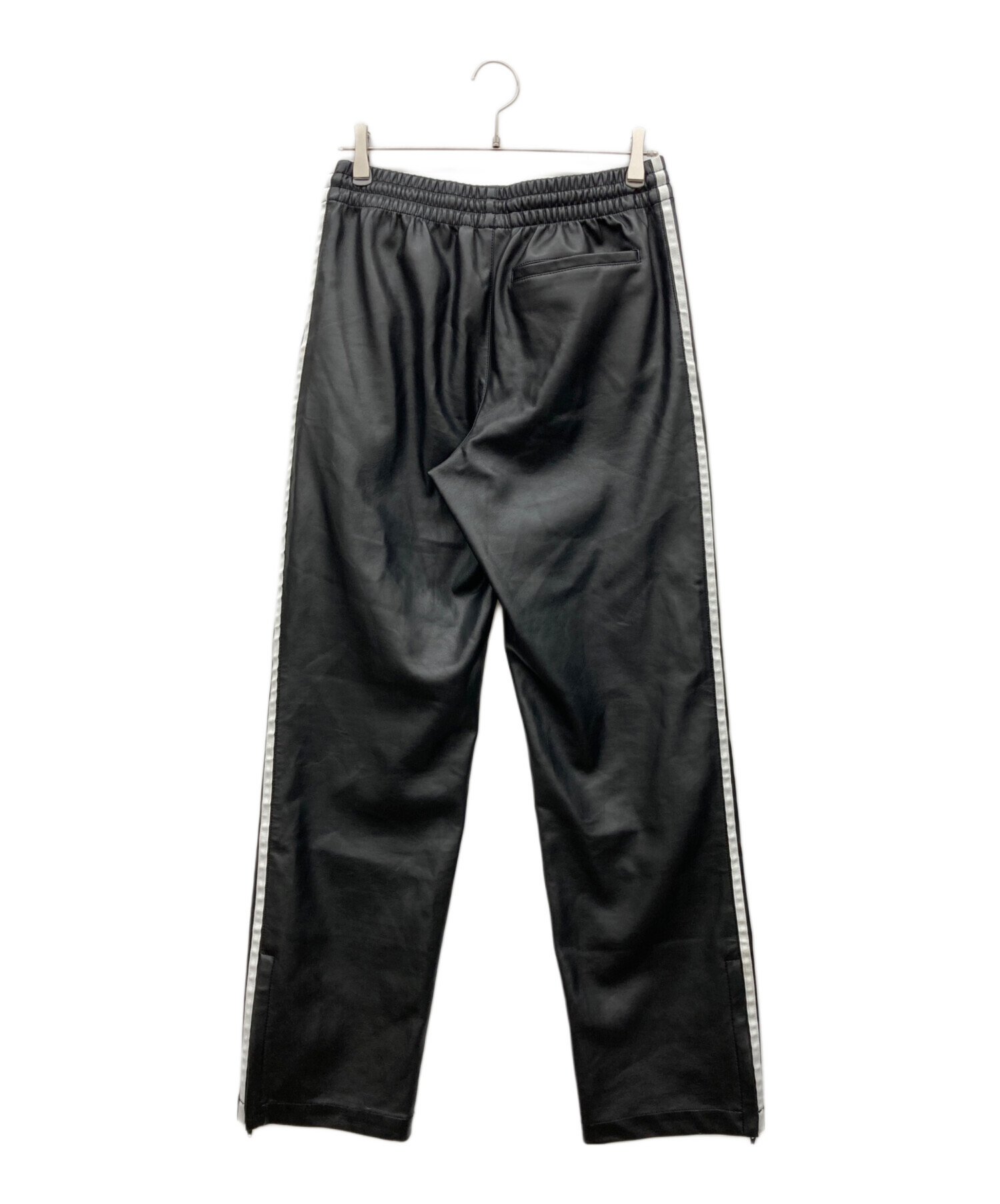 中古・古着通販】adidas (アディダス) フェイクレザートラックパンツ