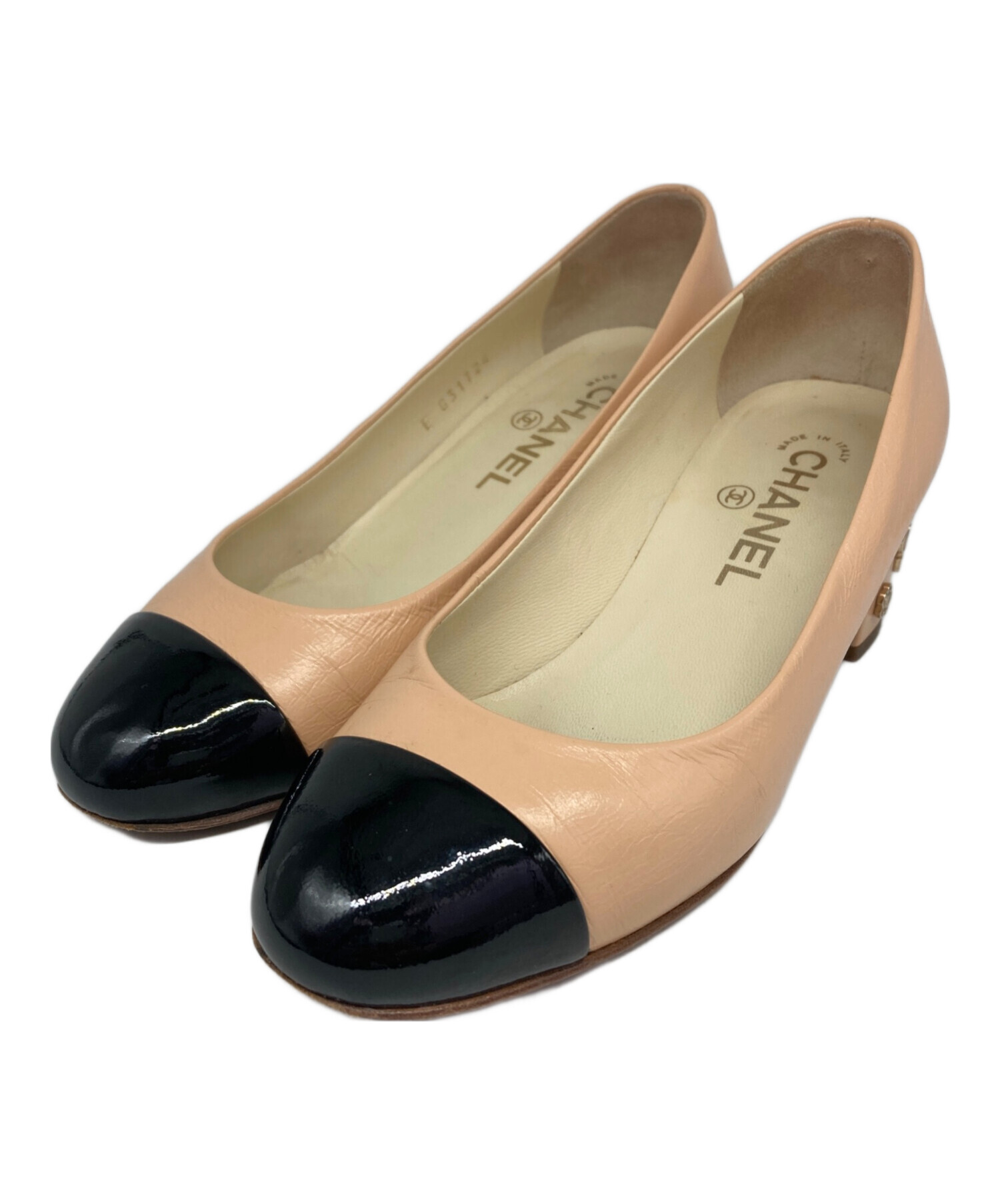 中古・古着通販】CHANEL (シャネル) カメリアヒールパンプス ベージュ