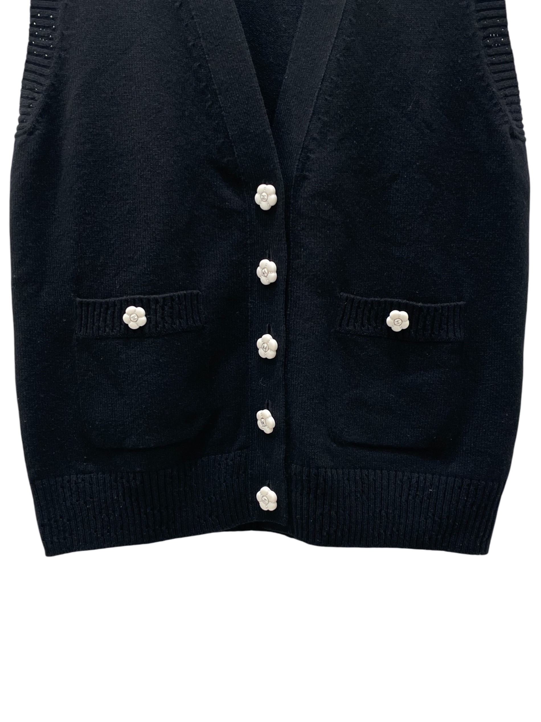 中古・古着通販】CHANEL (シャネル) カメリアボタン カシミヤ ニット