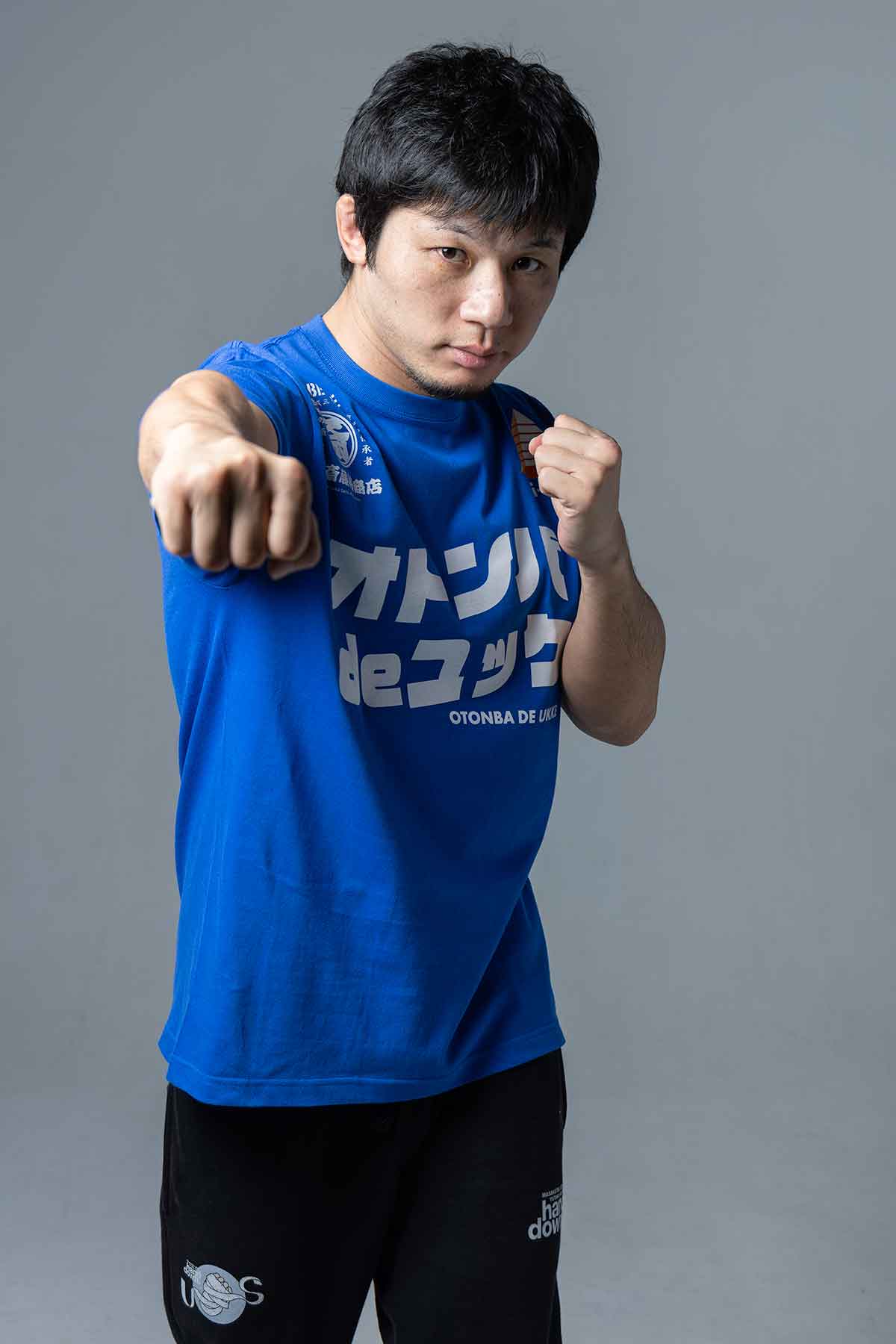 斎藤裕商店×おとんば×トライファイト トリプルネームTシャツ（ユタカ