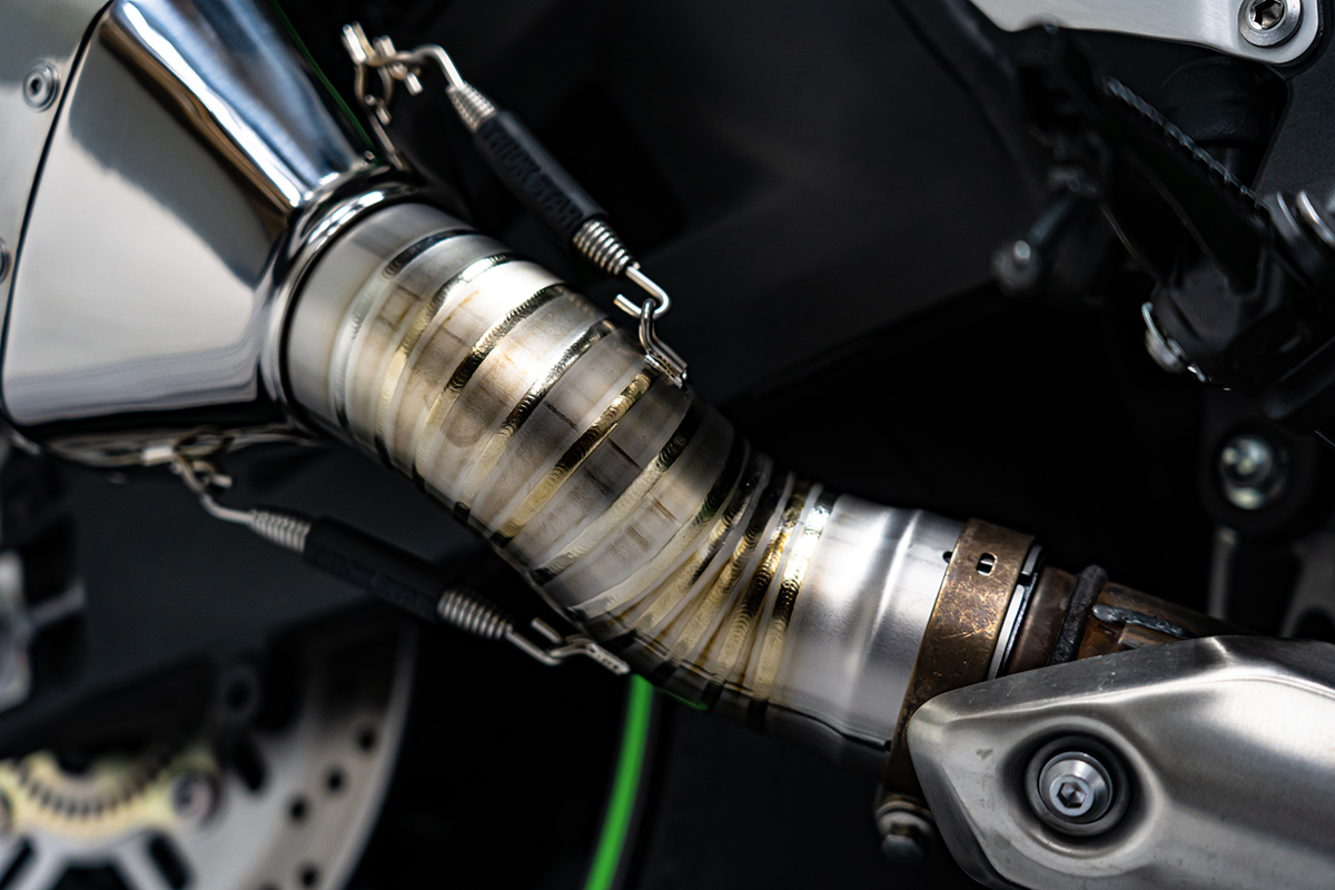 トリックスター / Z H2/SE(23-25)政府認証スリップオンマフラー IKAZUCHI