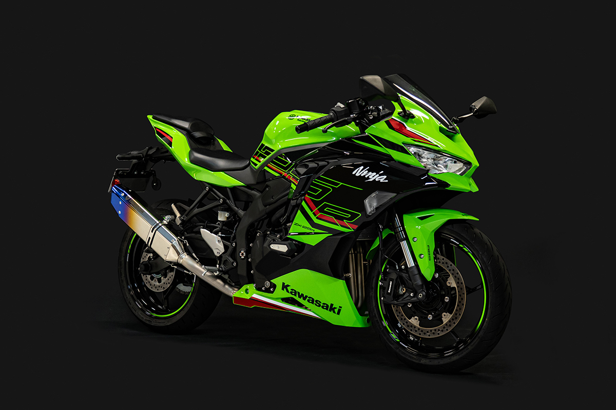 トリックスター / Ninja ZX-25R (23-25) 政府認証フルエキゾースト