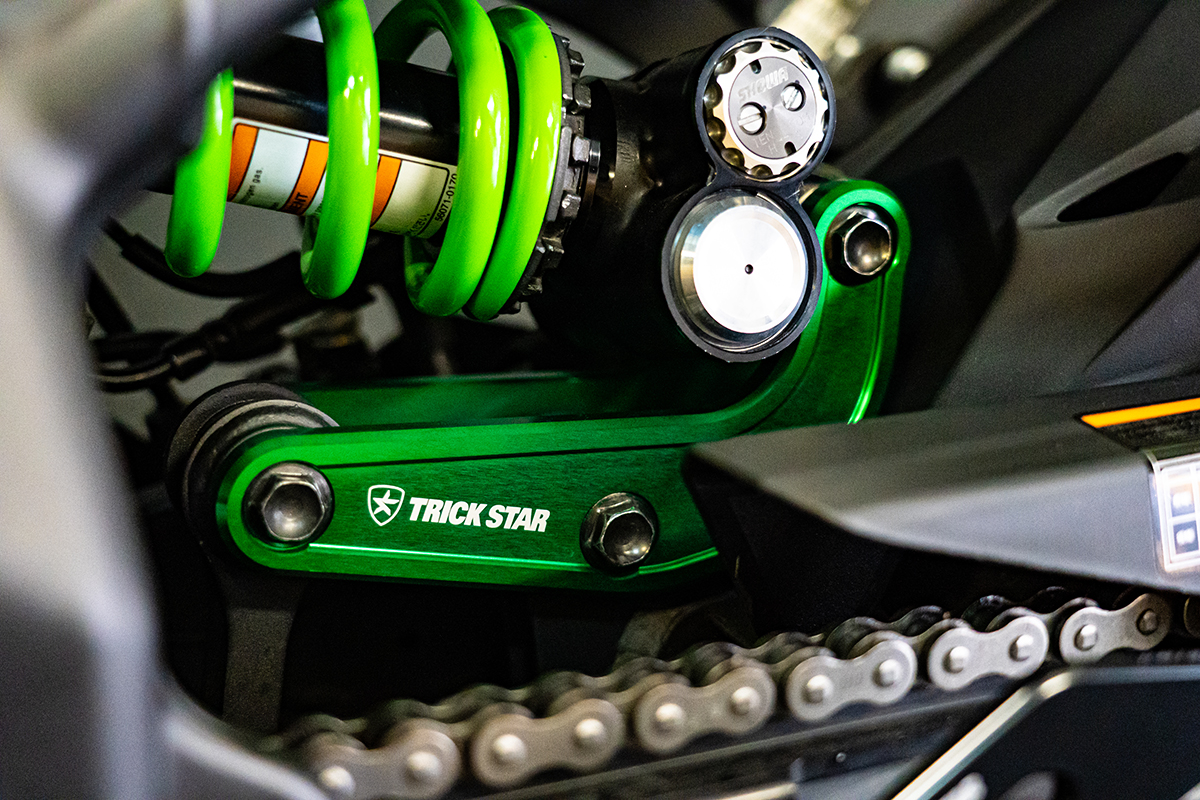 トリックスター / Ninja ZX-4R SE/4RR（24-26）政府認証ダウンフル