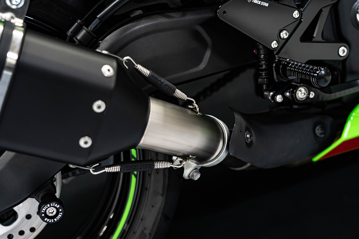 新製品情報】Ninja ZX-25R (23)レーシングスリップオンマフラー