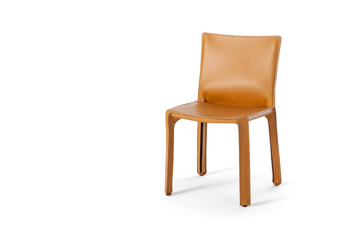 Cassina 412 Cab Chair | twentytwentyone