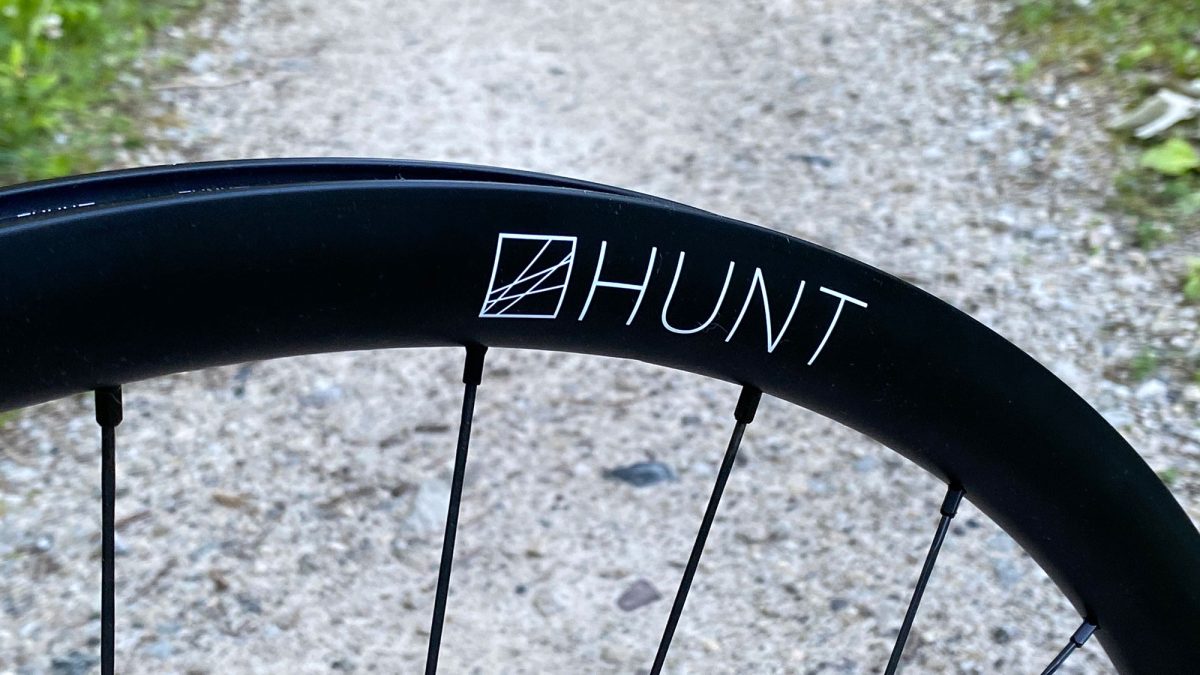 HUNT 30 Carbon Gravel Disc Wheelset Review | UNDER BLUE Magazine