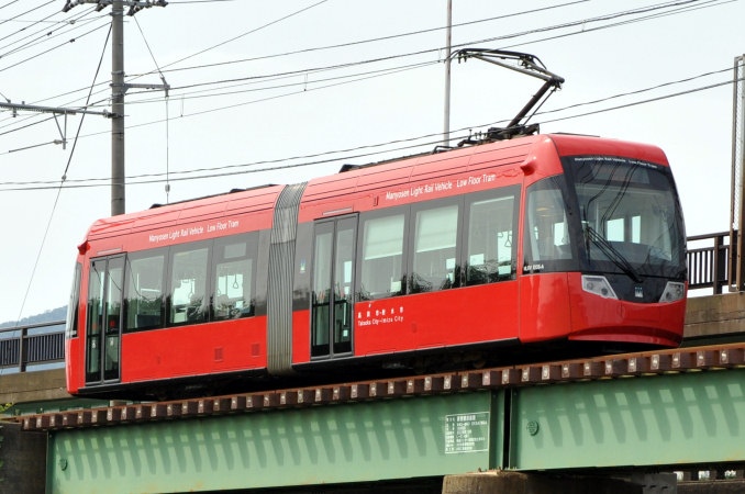 万葉線MLRV1000形 - 日本の旅・鉄道見聞録