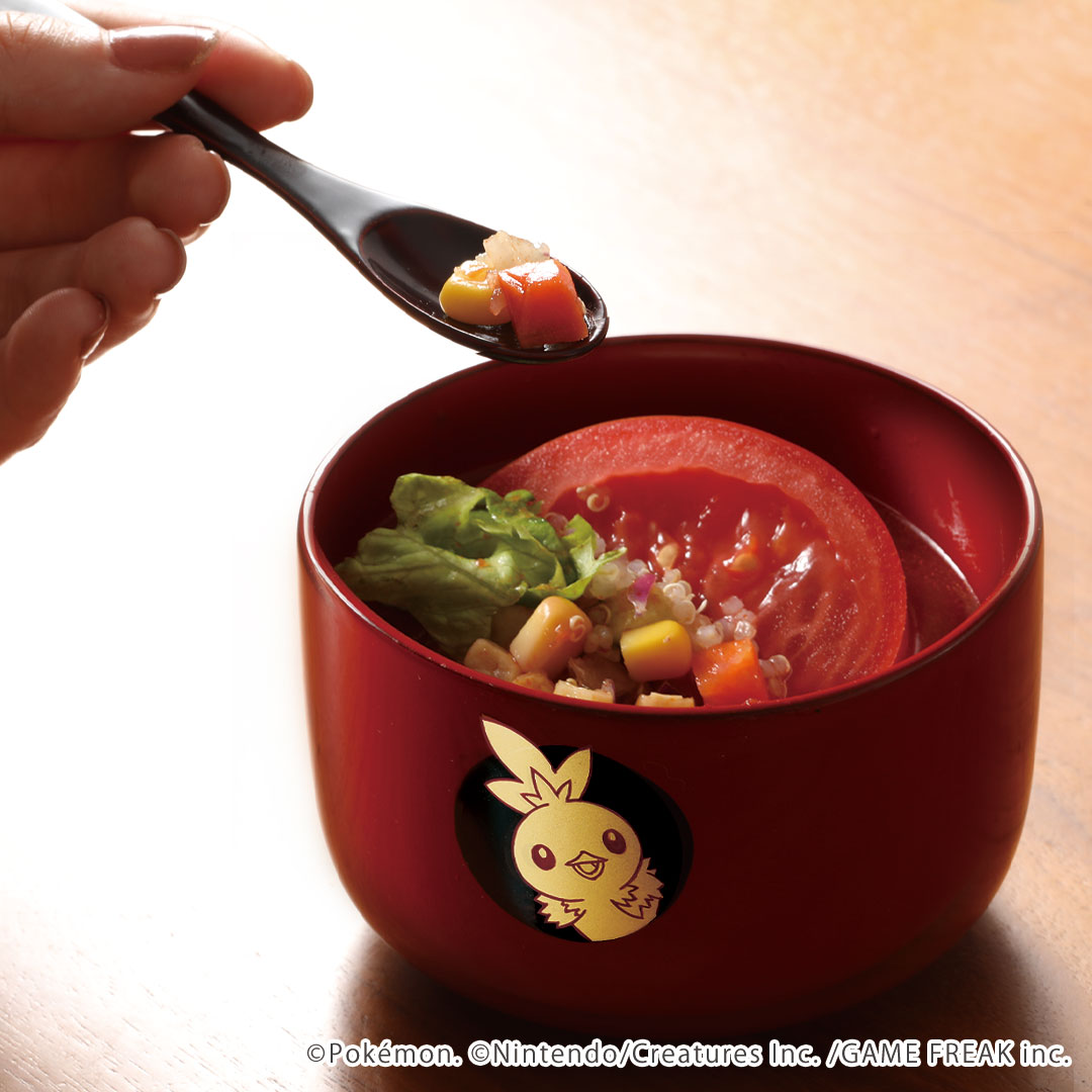 ポケモン×伝統工芸】職人の手で描く“アチャモ”と“ピカチュウ”——山田