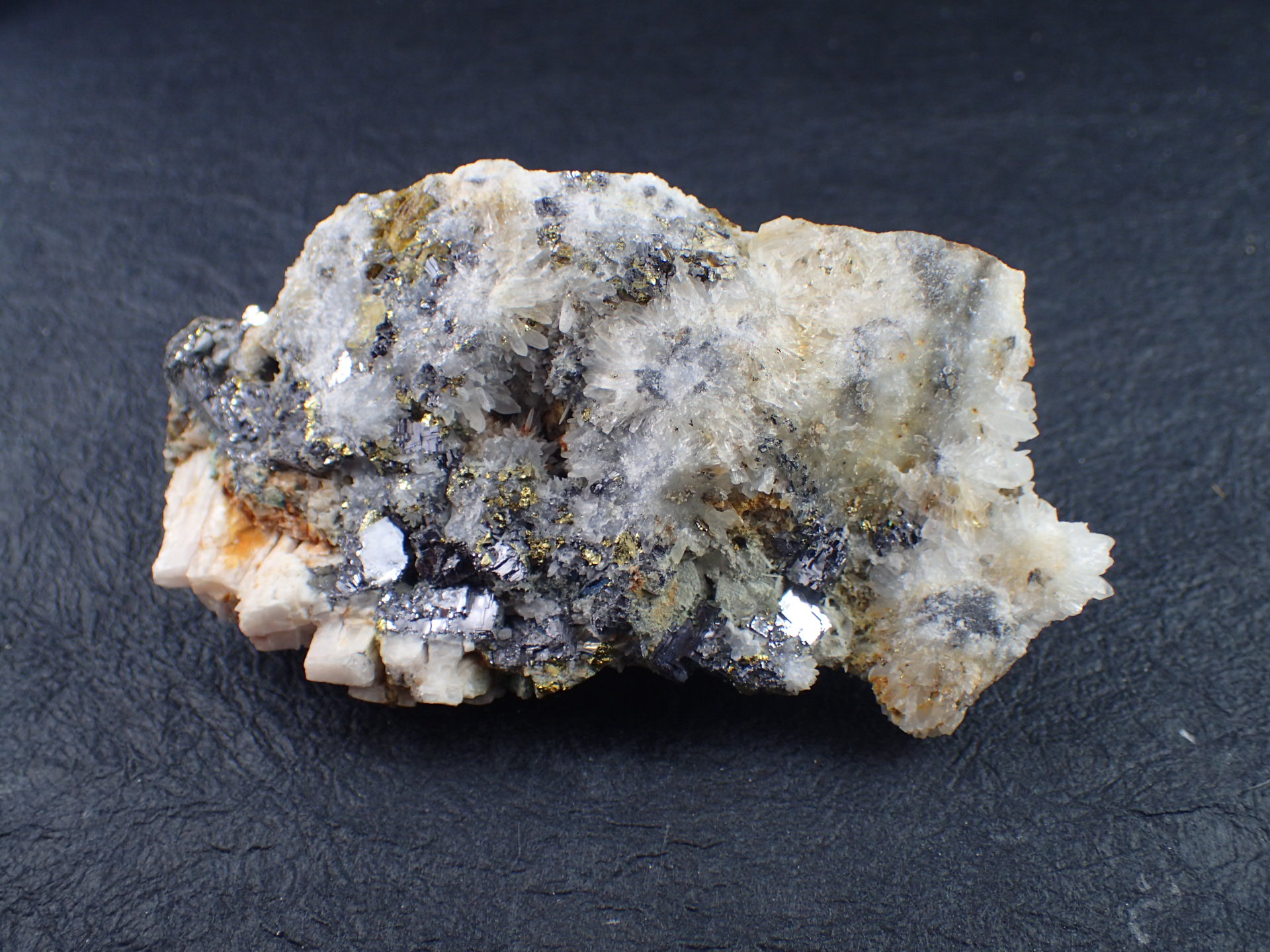 方鉛鉱（Calena) ｜石の販売専門店【vec stone club】