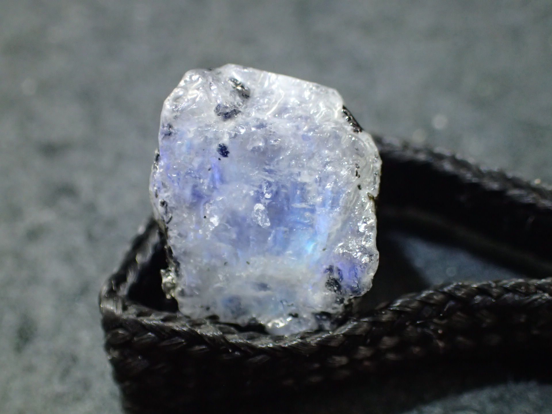 最高品質ロイヤルムーンストーン原石 スリランカ 産 ｜石の販売専門店