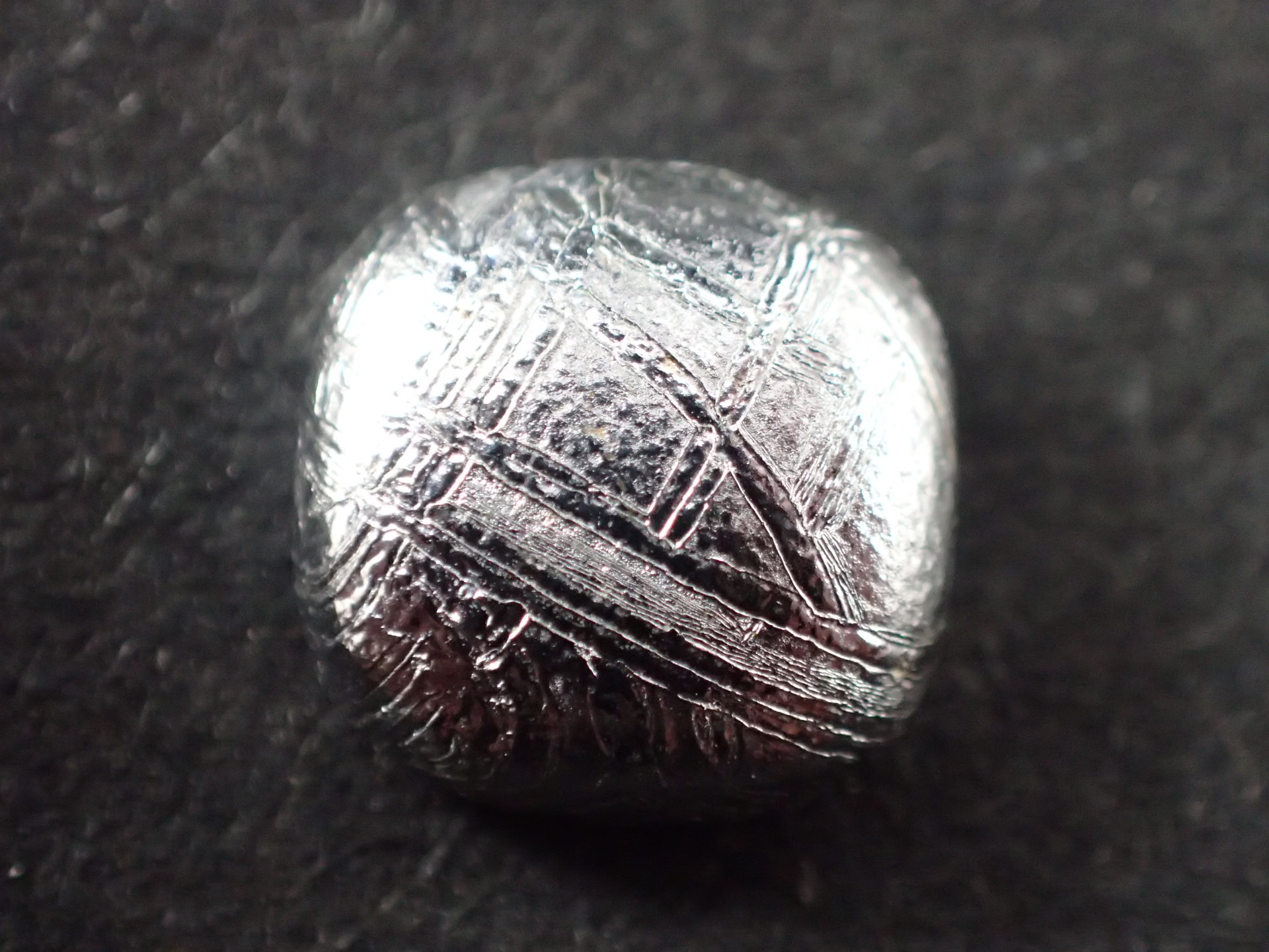 最高品質ギベオン隕石（Gibeon Meteorite,） スクエアカット 落下地