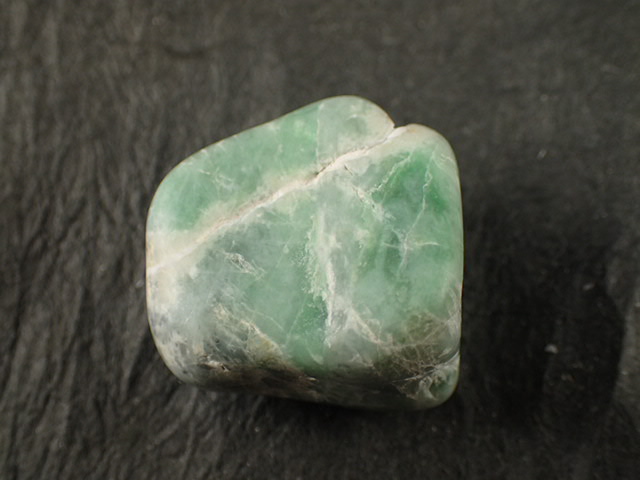 最高品質糸魚川翡翠(Jadeite) 新潟県糸魚川市 産 ｜石の販売専門店