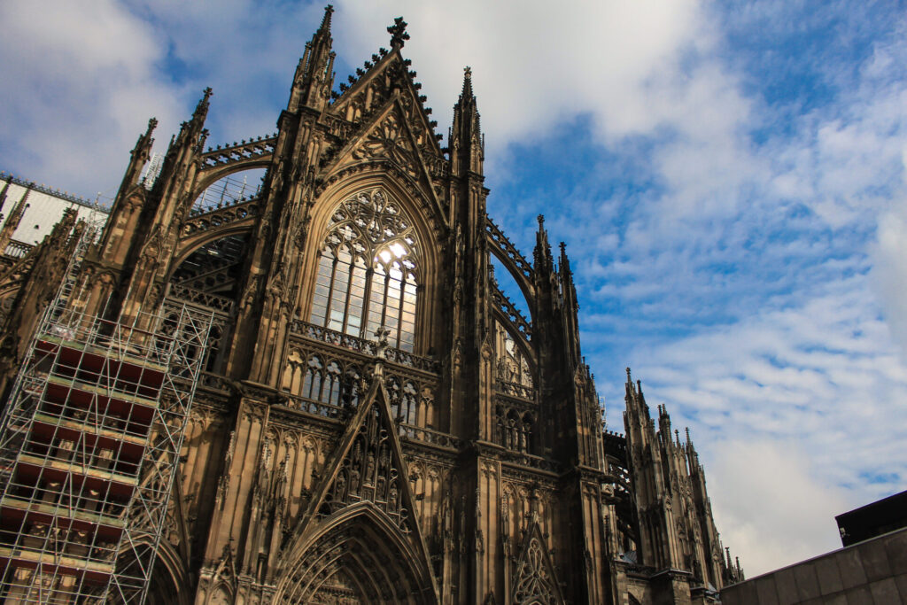 ケルン大聖堂の観光ガイド！美しい建築とその周辺 | VELTRA旅行ガイド