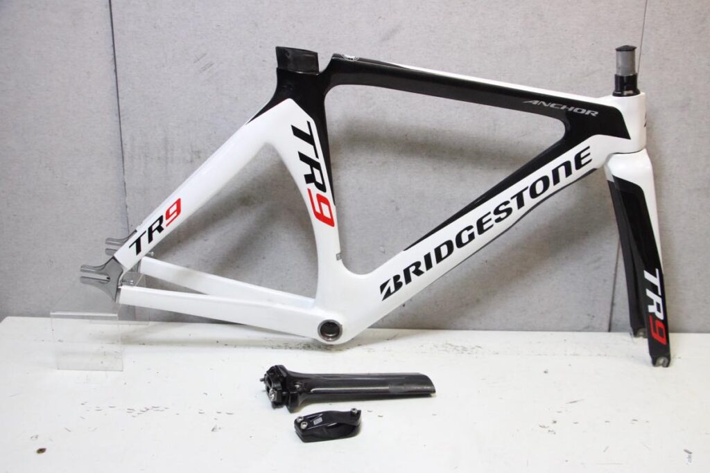 BRIDGESTONE(ブリヂストン)｜ANCHOR(アンカー) TR9 トラック カーボン