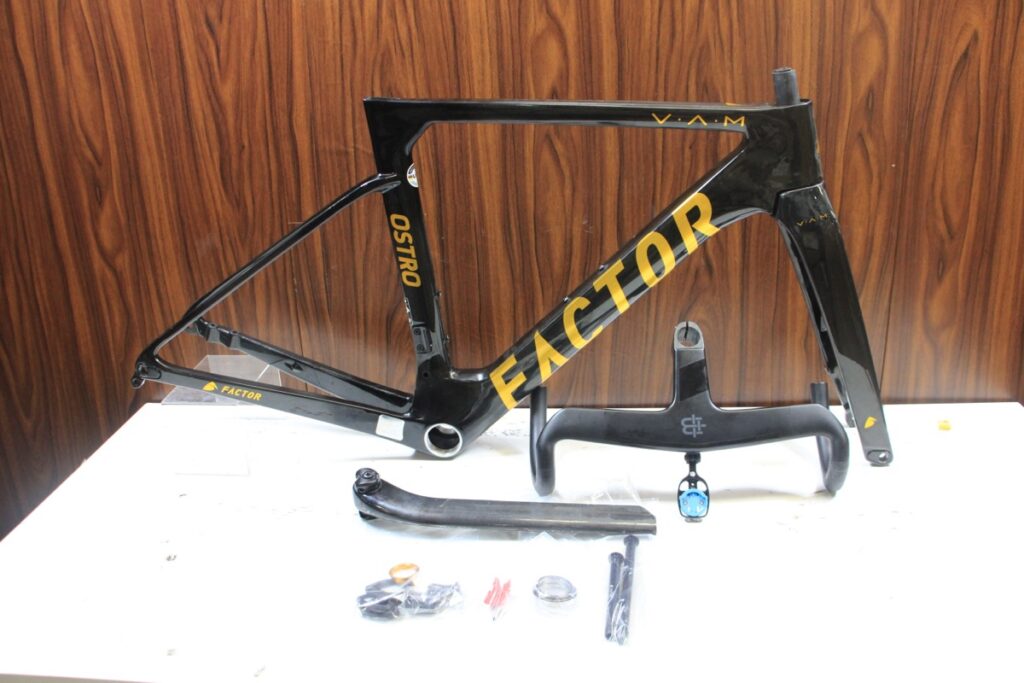 Bianchi(ビアンキ)｜OLTRE XR3 純正パーツ付属｜超美品｜買取金額