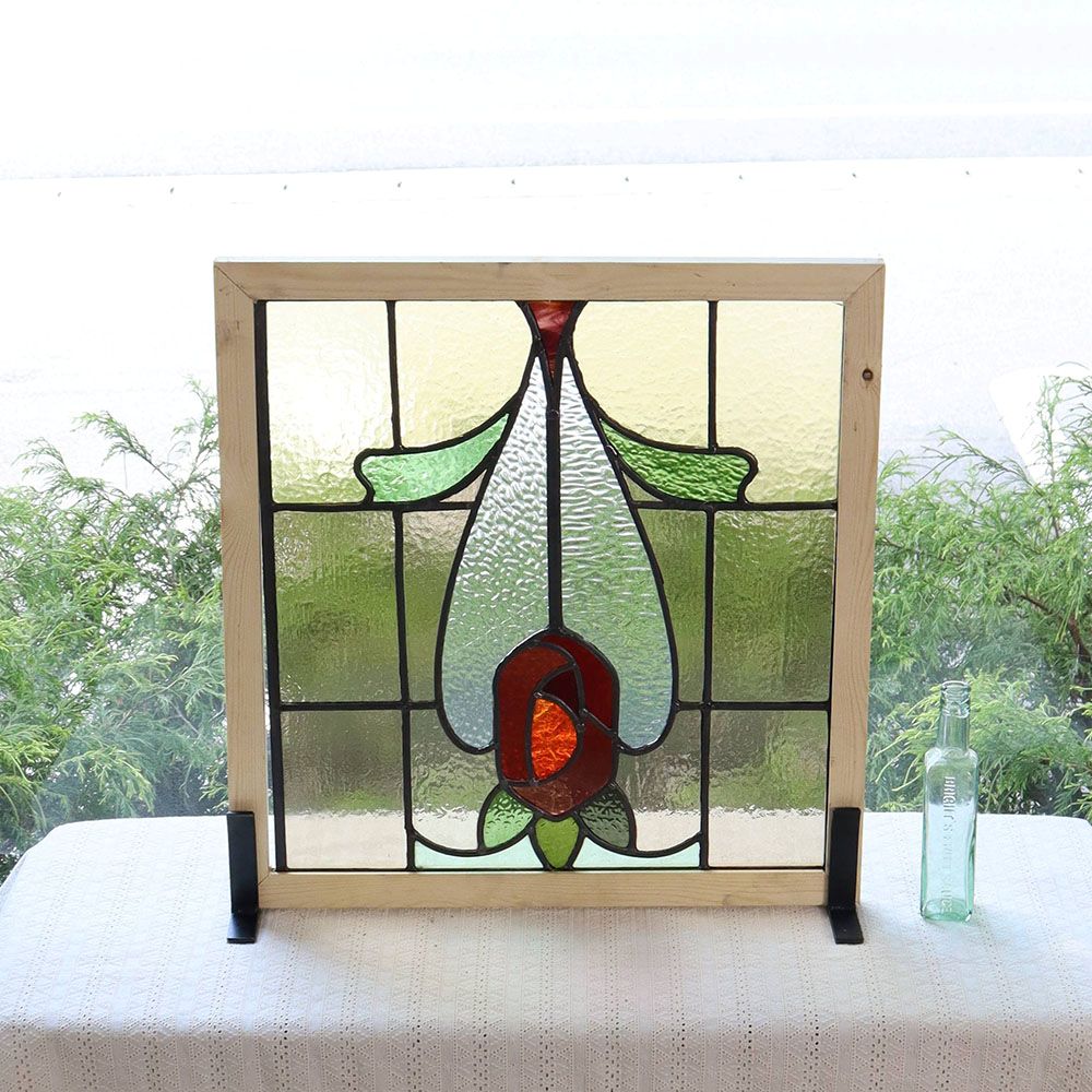 赤い一輪の花が素敵♪ アンティーク・ステンドグラス VC109-012002