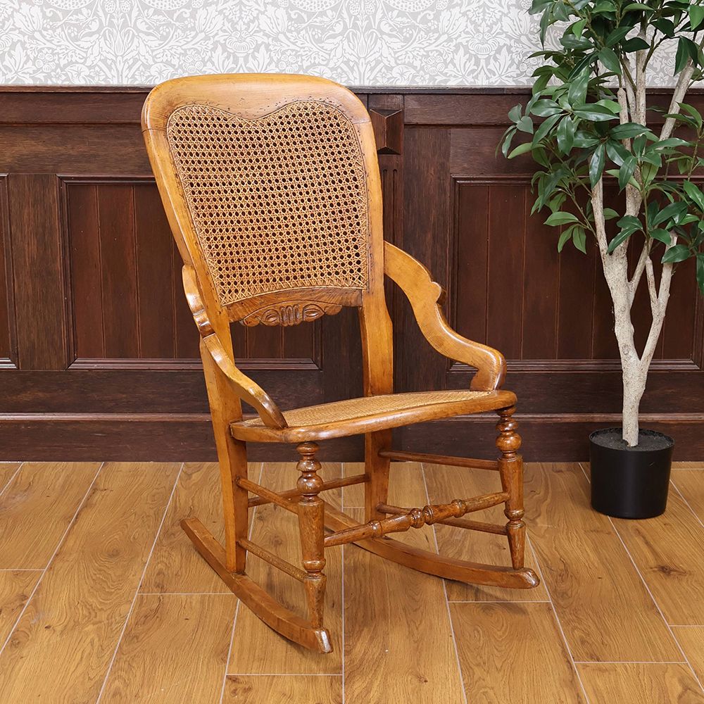 リビング – アンティーク家具と雑貨の店 ビクトリアンクラフト