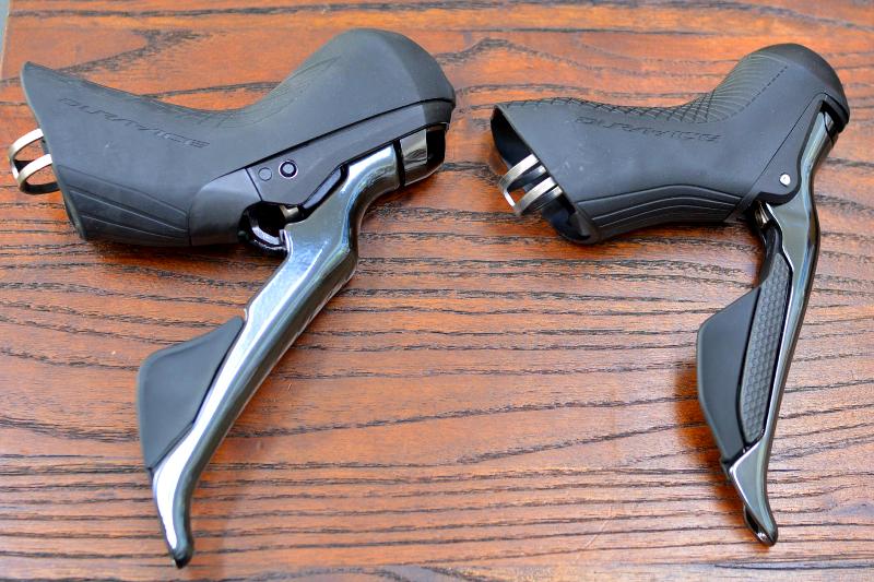 同じグレードでも重量や形状に大きな違いが。デュラエースR9100の