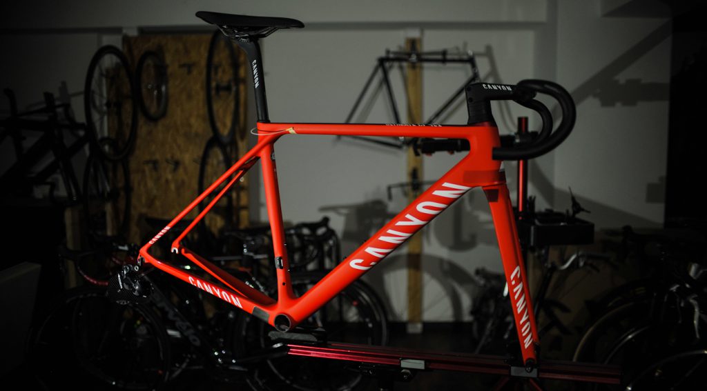 CANYON ULTIMATE CF SLX を軽量ヒルクライム仕様に組み立て