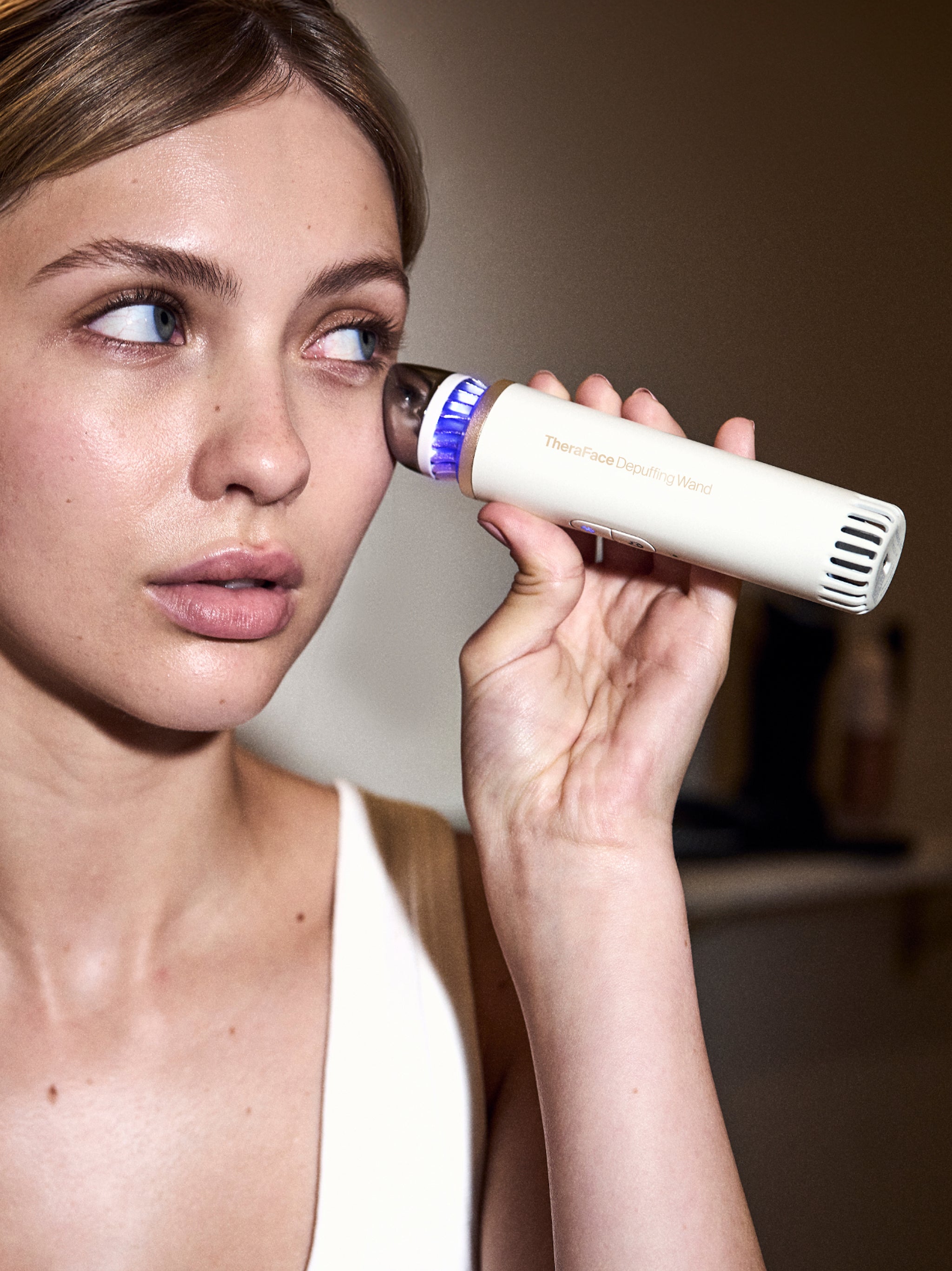 TheraFace Depuffing Wand – VIOLET GREY