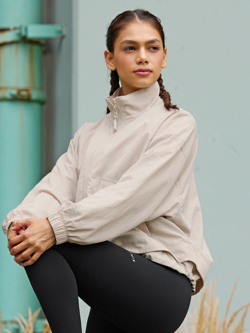 XTFJK02J3 マルチ ポケット付き ウィンドブレーカー