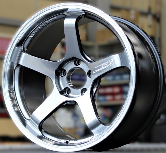 タイヤガーデンサカモト