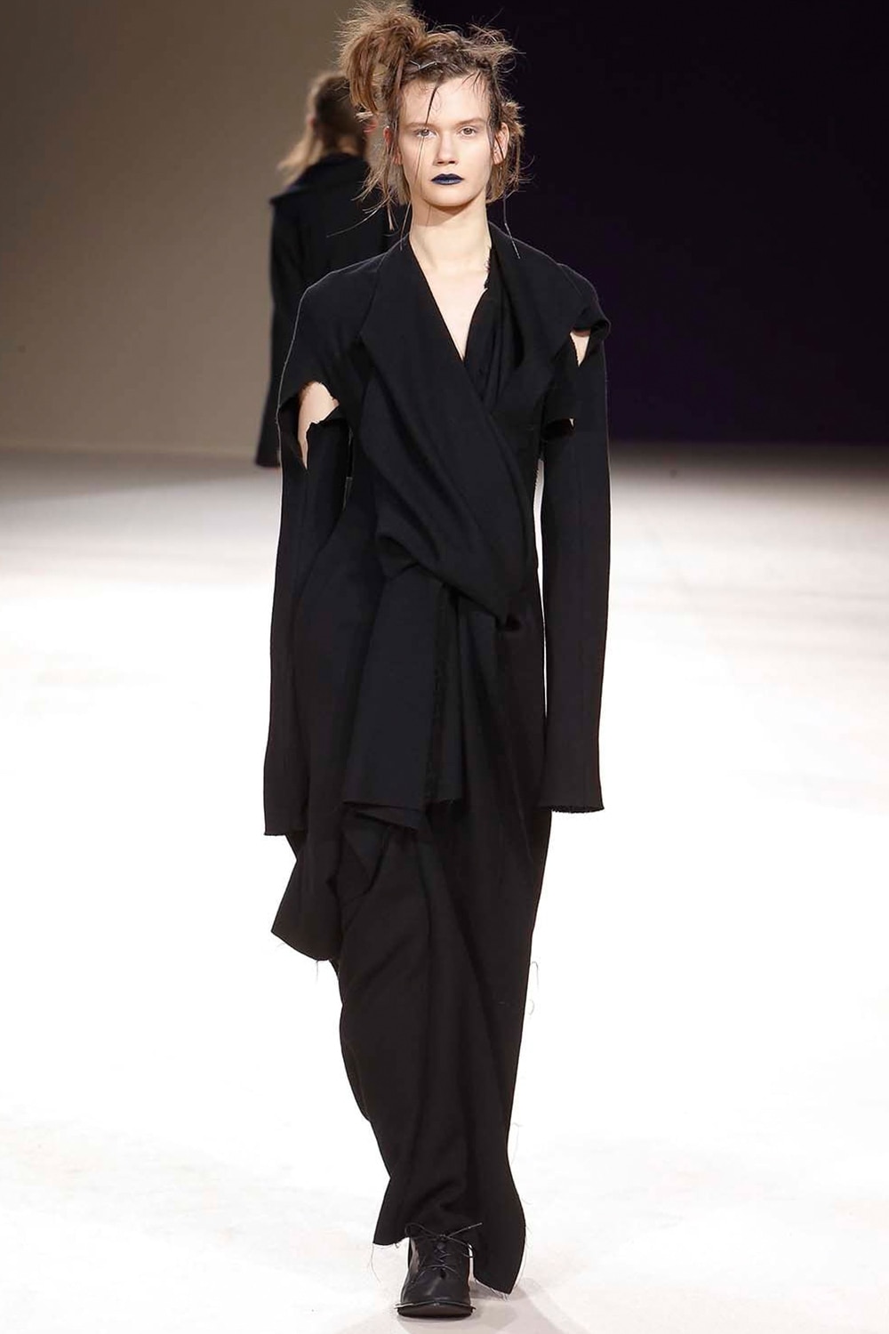 AUTUMN / WINTER 2019-20 | Yohji Yamamoto (ヨウジヤマモト) Official