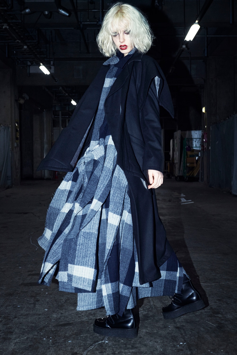 AUTUMN/WINTER 2023-24 | Yohji Yamamoto (ヨウジヤマモト) Official Site