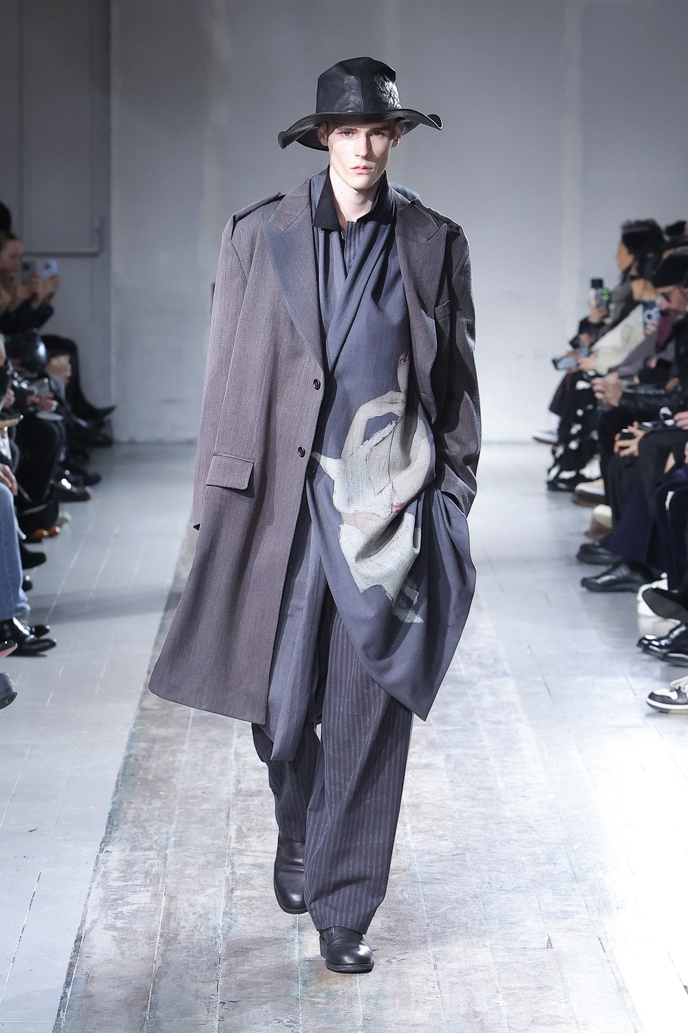 AUTUMN / WINTER 2024-25 | Yohji Yamamoto (ヨウジヤマモト) Official