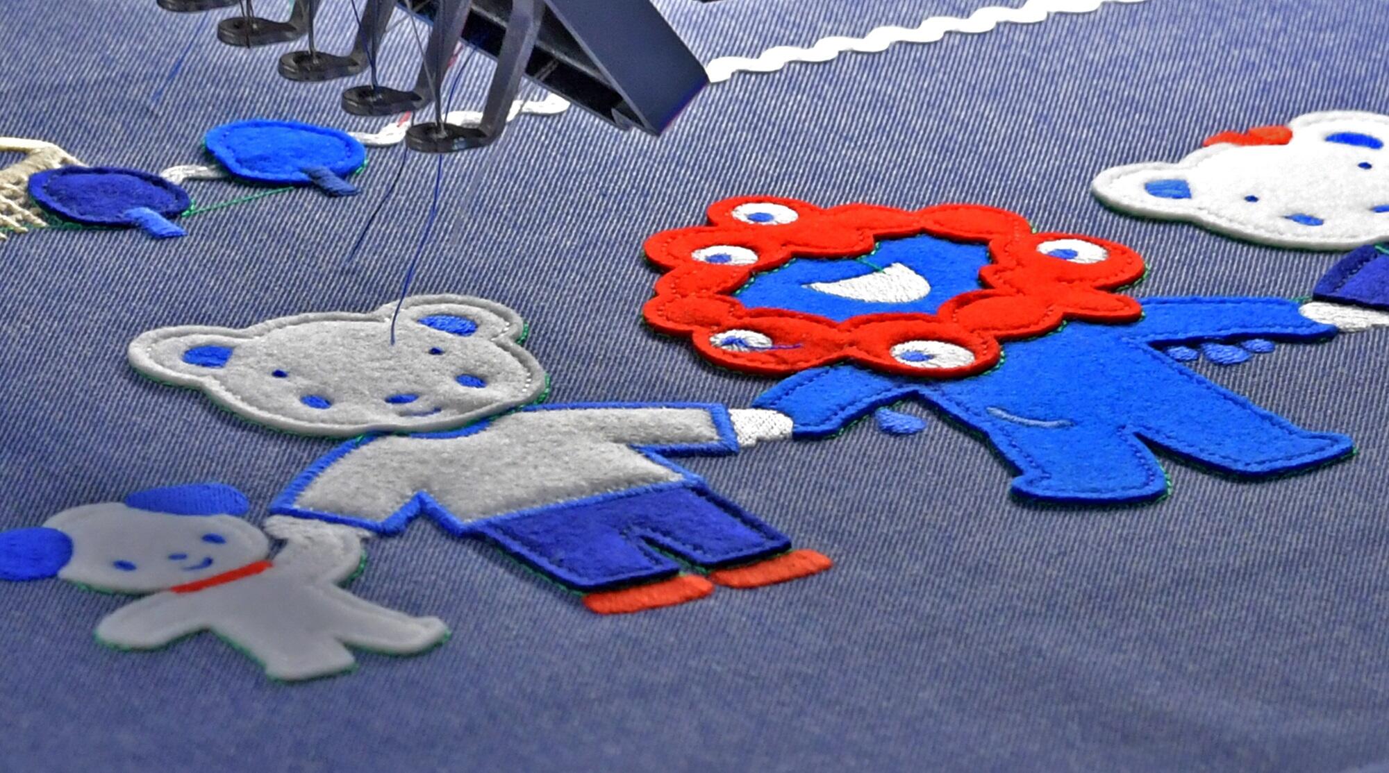 familiar＆ミャクミャクコラボ技と心のデニムバッグ：挑む 未来