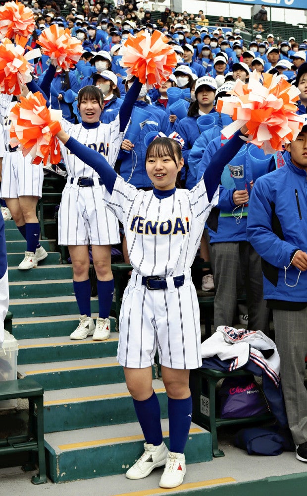 高校野球：健大高崎チア、クラウドファンディングで集めた費用で新衣装