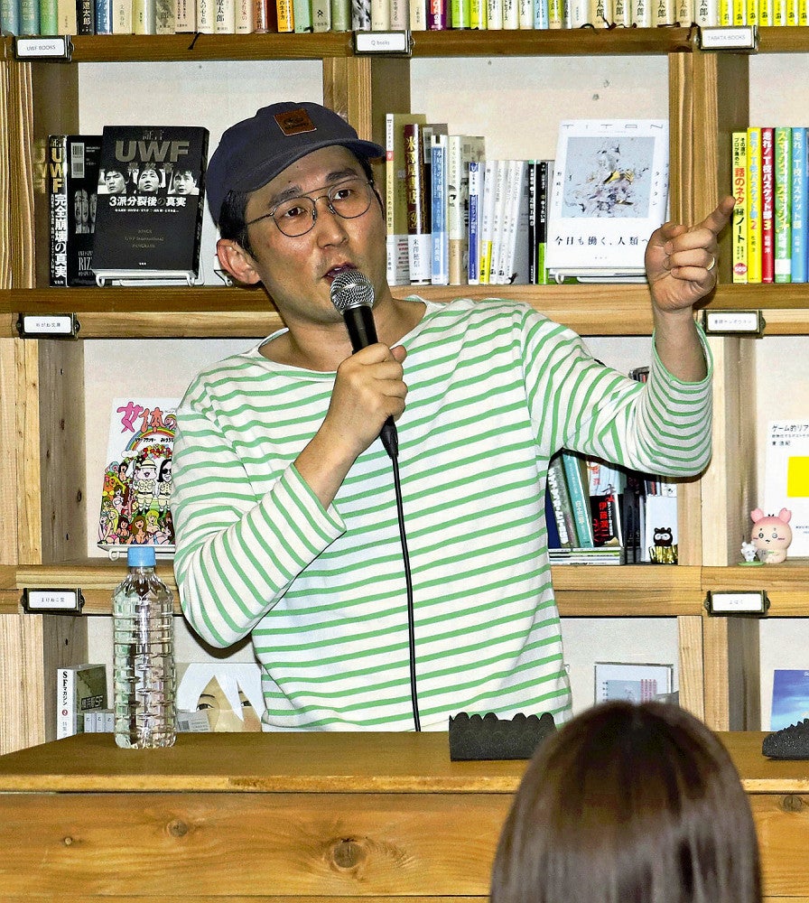 青森：青森の思い出笑い交え 「シソンヌ」じろうさん講演：地域