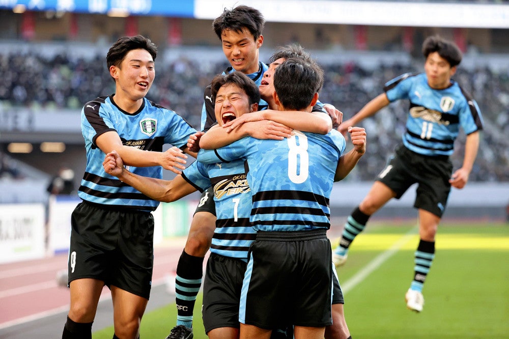 全国高校サッカー、岡山学芸館が県勢初優勝…後半MF木村匡が2ゴール