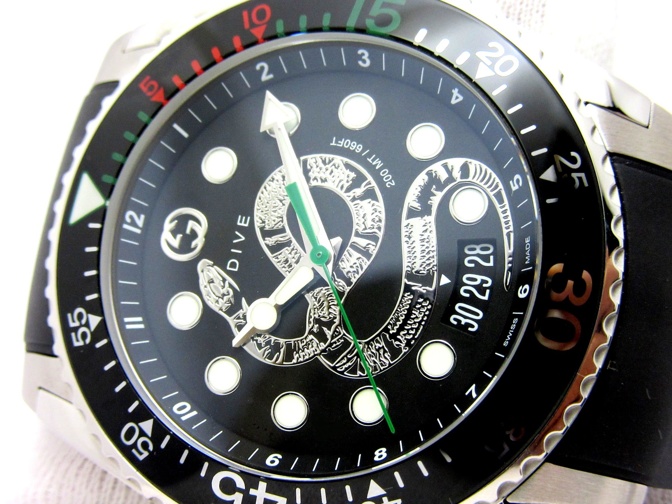 グッチ GUCCI ”ダイヴ スネイク” Ref-136.2 メンズ45mm 200m防水 QZ 取