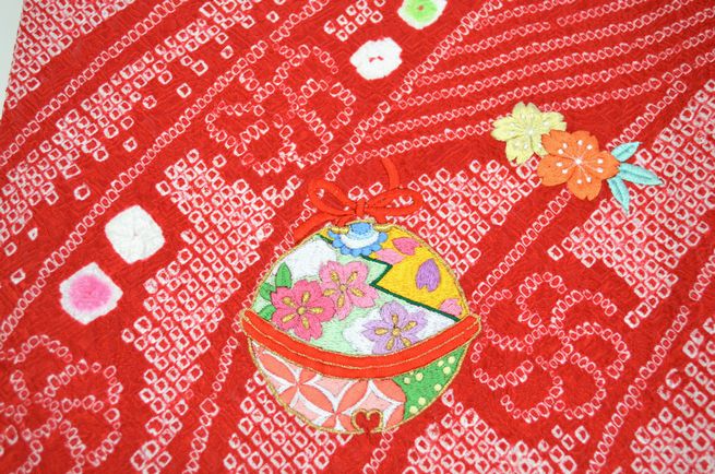 お宮参り 赤ちゃん着物 女の子 産着 総絞り 鈴 刺繍 束ね熨斗 om-l-486