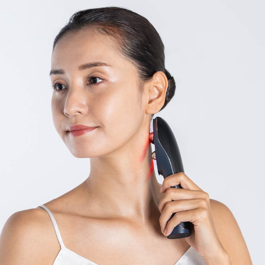 ハイパーフェイスリフトブラシ」進化したリフトケア。上向く実感