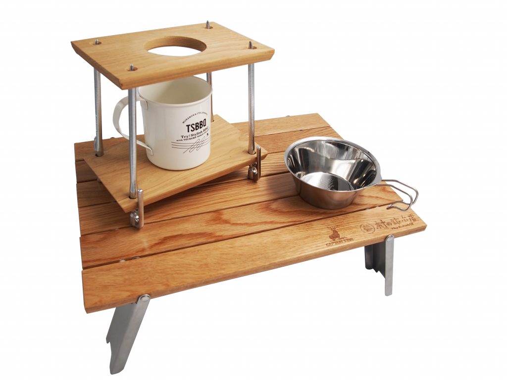 CAPTAIN STAG × 村の鍛冶屋 オリジナル木製コラボロールテーブルを販売