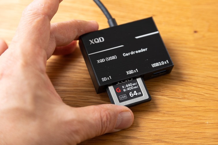 ニコンユーザーはXQDカードリーダーどれを選んだらいいの問題！ 中国製